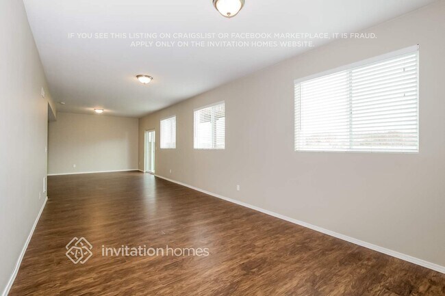 Photo - 205 Phoenix Ave SW