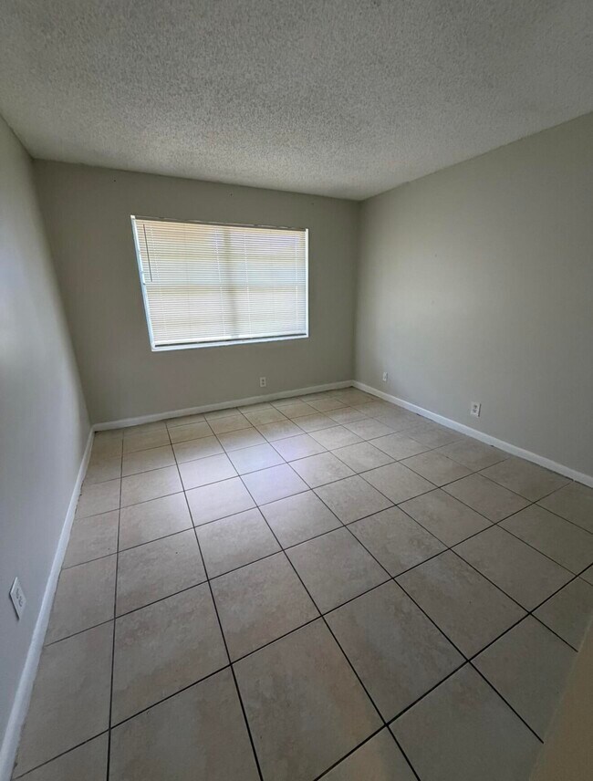 Photo - 95 NE 41st St