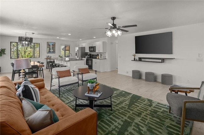 Photo - 2 Southport Ln