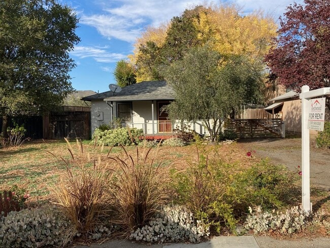2 Bedroom 1 Bathroom Single Family Home ju... - 2 Bedroom 1 Bathroom Single Family Home ju...