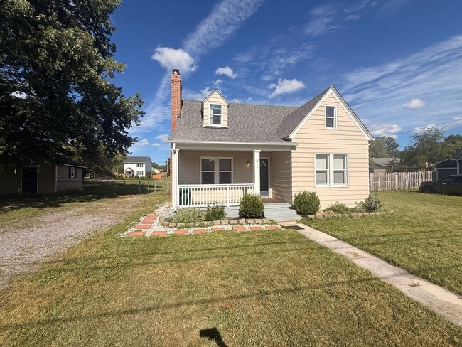 Building Photo - Christiansburg, 3 BR / 1.5 BA, Available for rent