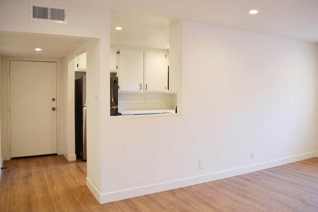 Photo - 800 Orange Grove Ave