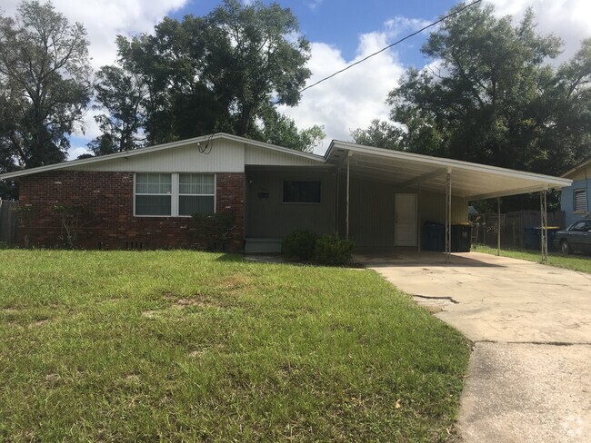 Building Photo - 3br 2 bath Cozy home