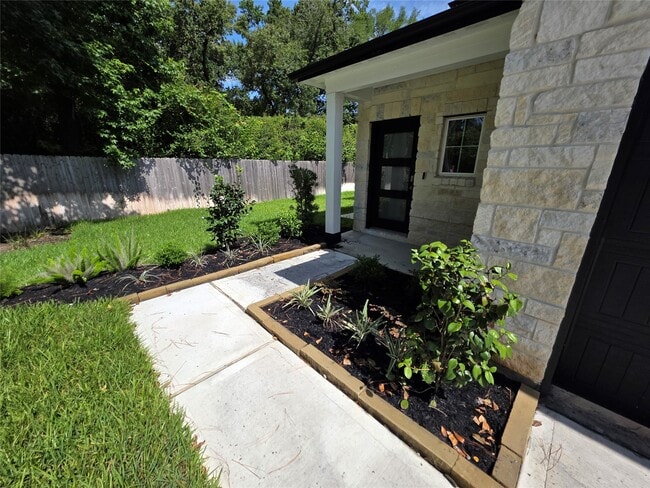 Photo - 110 Elm