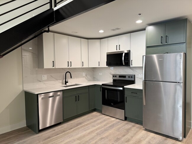 Photo - 1453 Maple Ave Unit 102