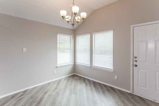 Photo - 2945 Stockton St