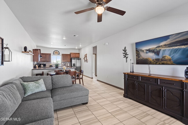 Photo - 8937 Robert Dr