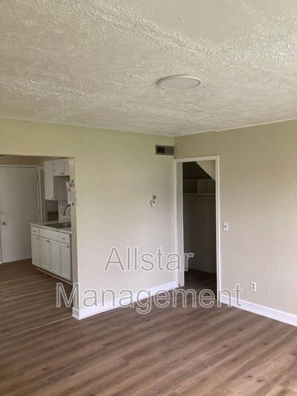 Photo - 938 S Central Dr