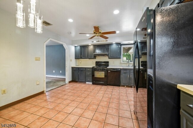 Photo - 26 Grandview Ave