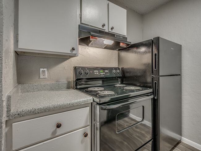 Building Photo - Lakeside Place Rental