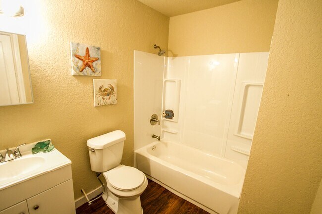 Photo - 932 Poinsettia St Unit 1