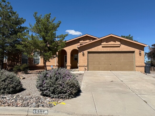 Building Photo - 3 Bed 2 Bath Amazing Views Rental