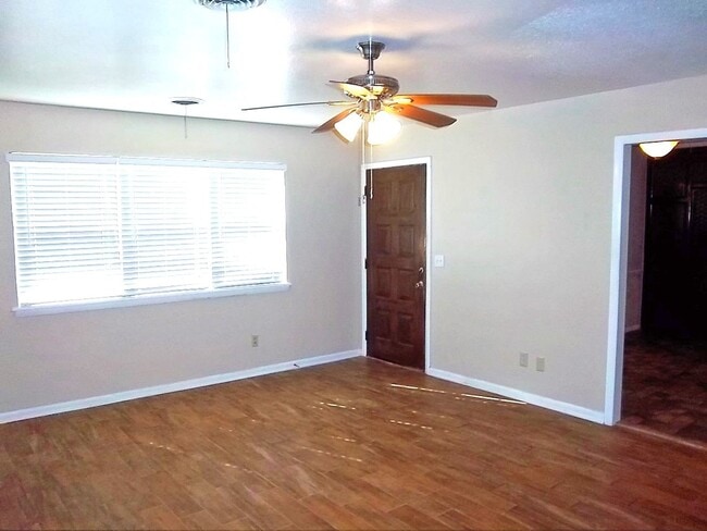 Photo - 2606 Douglas Dr