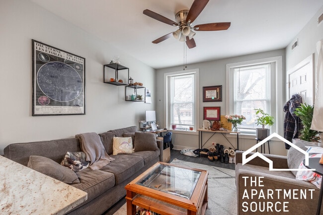 Building Photo - 1433 N Cleaver St Unit 2F