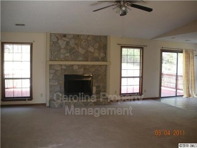 Photo - 6924 Long Needles Dr