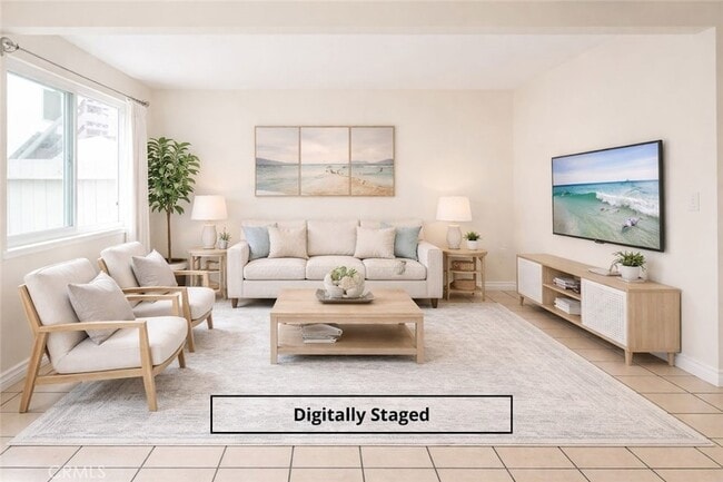 Building Photo - 11115 Slater Ave