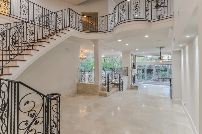 Photo - 15 W Shady Ln Unit B