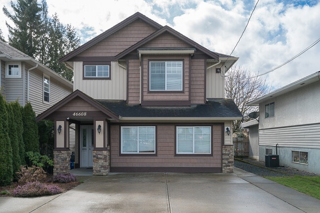 Building Photo - 46608 Chilliwack Central Rd Unit B
