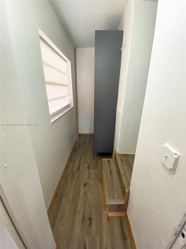 Photo - 705 NE 87th St Unidad A