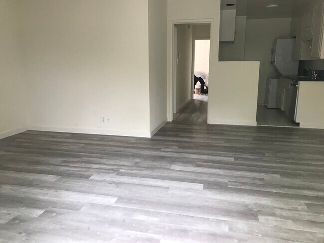 Photo - 733 Pier Ave Unit B