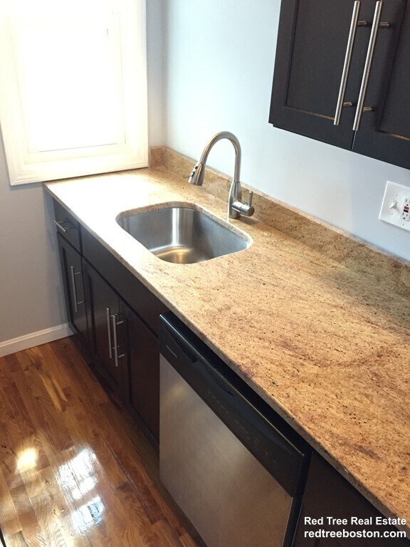 Photo - 39 Pinckney St Unit 3