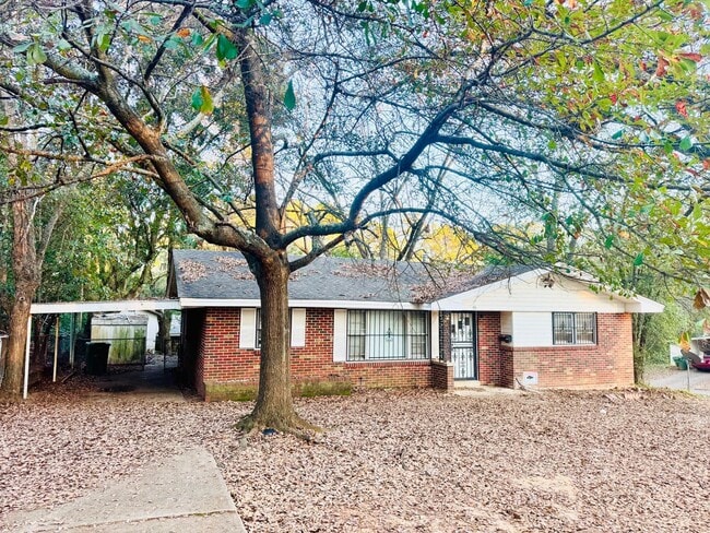 Building Photo - 3 Bed 1.5 Bath Home In Morningview *** Call 334-366-9198 to Schedule a Self Tour!