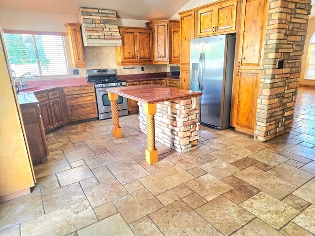 Building Photo - 4 Bed 2.5 Bath: 42nd St & Shea