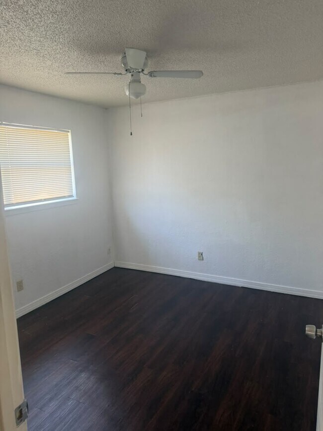 14409 Pine St Unit 4