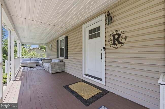 Photo - 1682 Creek Rd