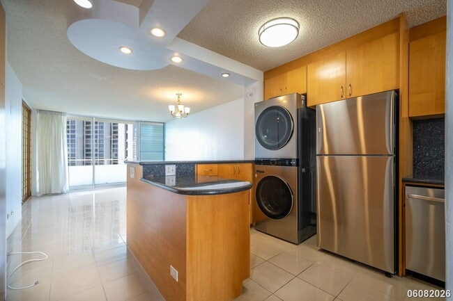 Photo - PRIME ALA MOANA/WAIKIKI LOCATION: 2BR/1.5BA Condo with Parking & In-Unit Washer/Dryer!