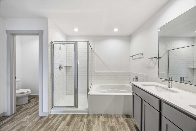 Photo - 7127 Whispering Leaf St