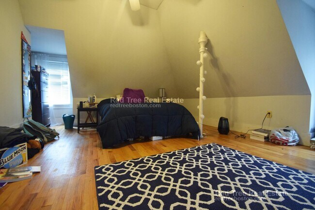 Photo - 68 Boylston St