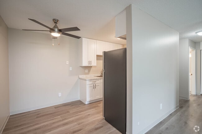 1BR,1BA - 750SF - Dining Room