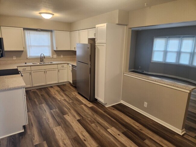 Photo - 1109 SE Sharon Dr