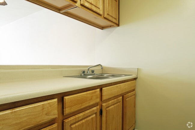 Kitchen - Ashley Trace Apartments