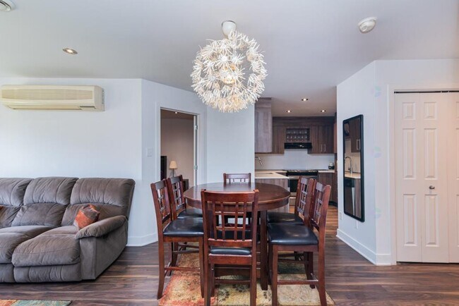 Photo - 2555 Rue Grenet Unit 410