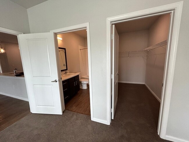 Photo - 2136 W 34th St Unit 124