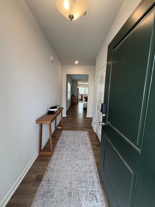 Photo - 811 Falls Grove Trl