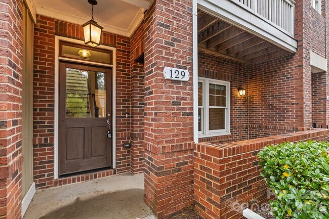 Building Photo - 129 Grandin Rd