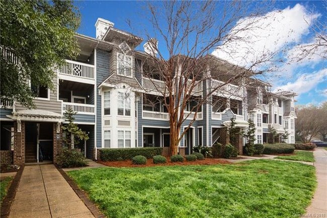 Building Photo - 525 Olmsted Park Plz Unit R