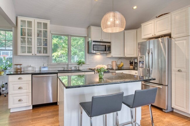 Photo - 79 Miller Ln E