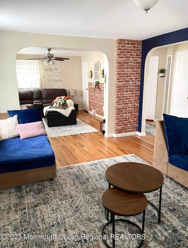 Photo - 61 Second St-