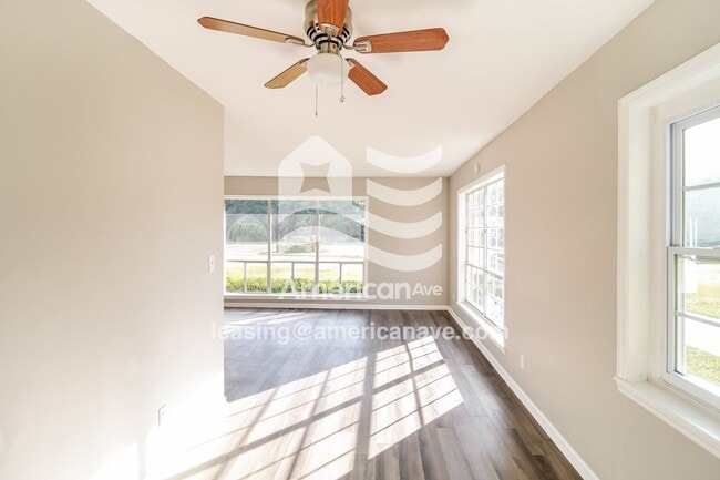 Photo - 300 Spillers St