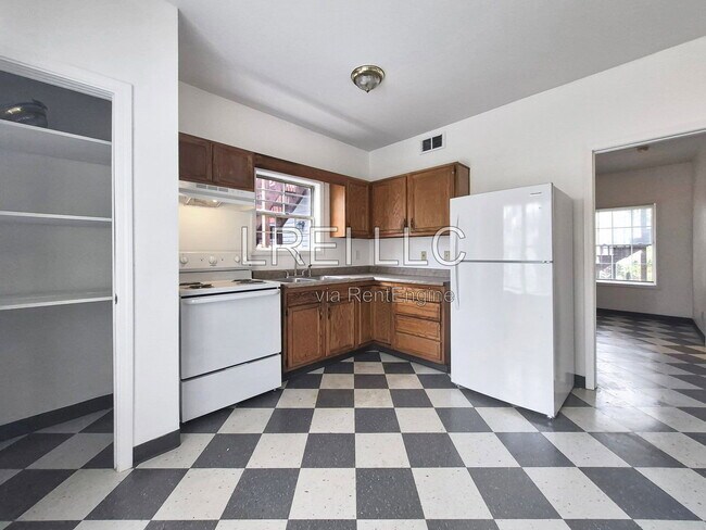 Photo - 705 M St Unit 1
