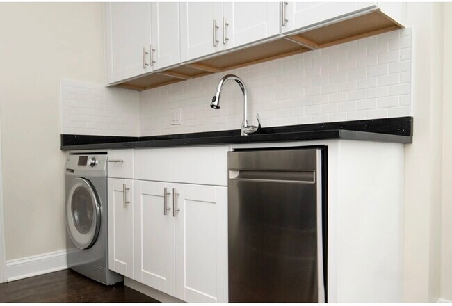 Photo - 3817 N Greenview Ave Unit 1W