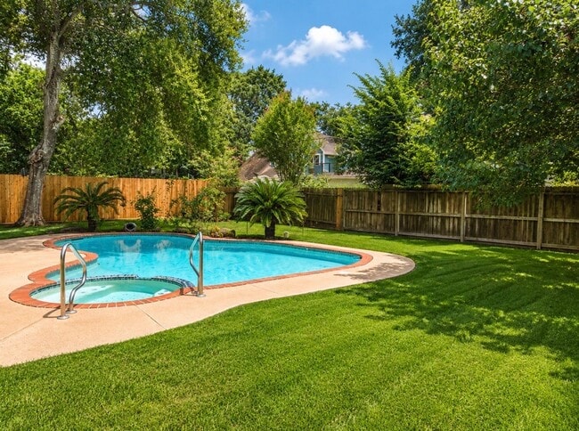 Photo - 1207 Shorewood Dr