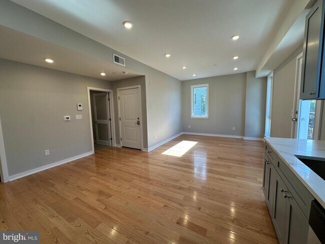 Photo - 914 W Susquehanna Ave Unidad 3C