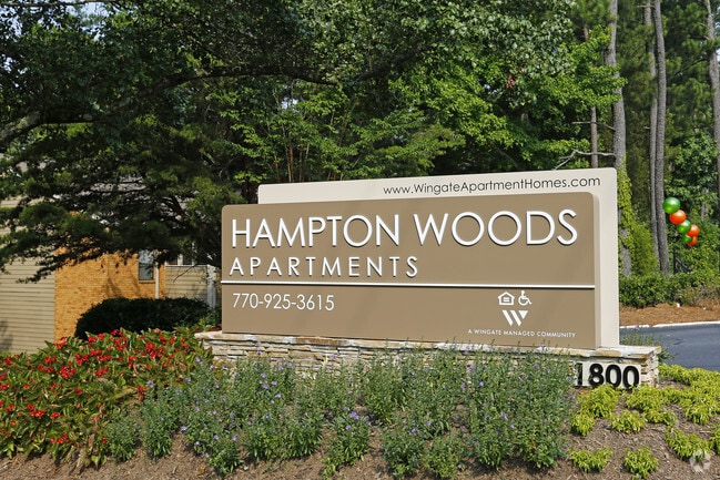 Community - Hampton Woods