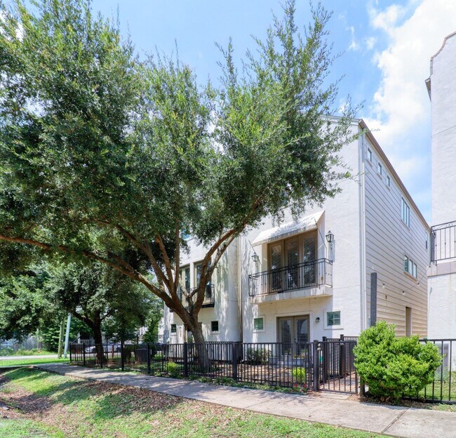 Photo - 904 Patterson St