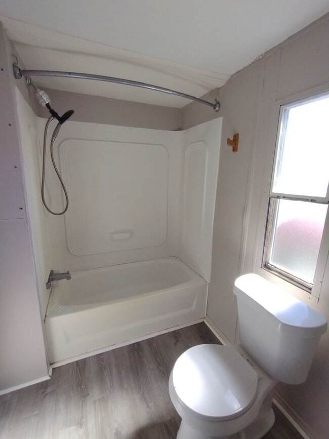 Photo - 3 Bedroom/2 Bath home on large fenced lot